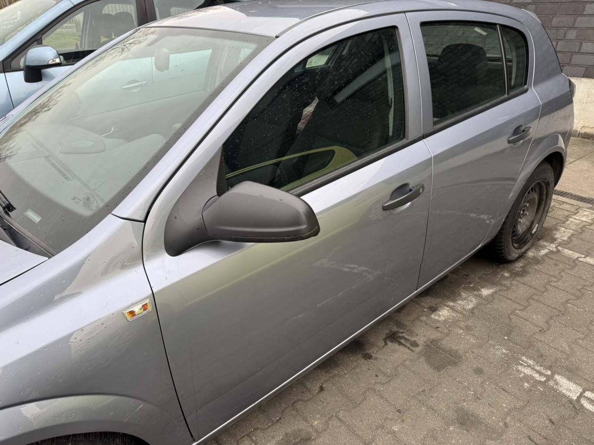 Opel Astra H original T&uuml;r vorn links Z163 Lichtsilber 5-T&uuml;rer Rohbau Bj.2009